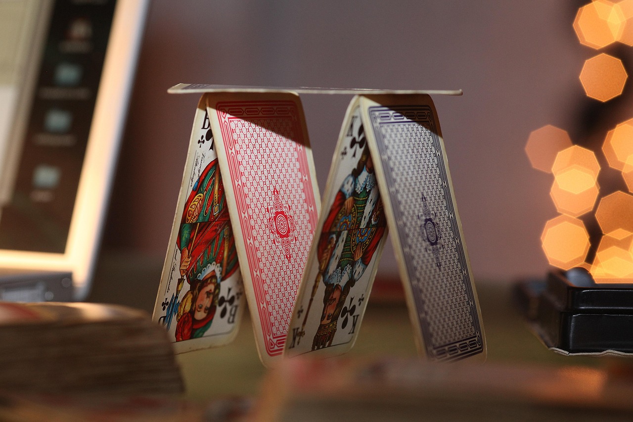 https://www.reddit.com/r/poker/comments/1u9hmxg/just_witnessed_the_most_brutal_examples_of/ - 连续两手牌遭遇AA被逆转、葫芦撞金刚?波动来袭如何应对
