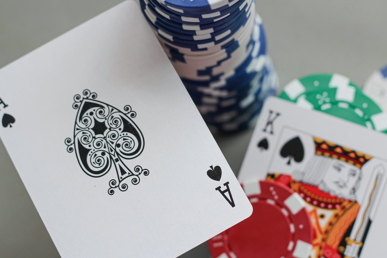 AK翻前要不要3bet?实战场景拆解与决策逻辑