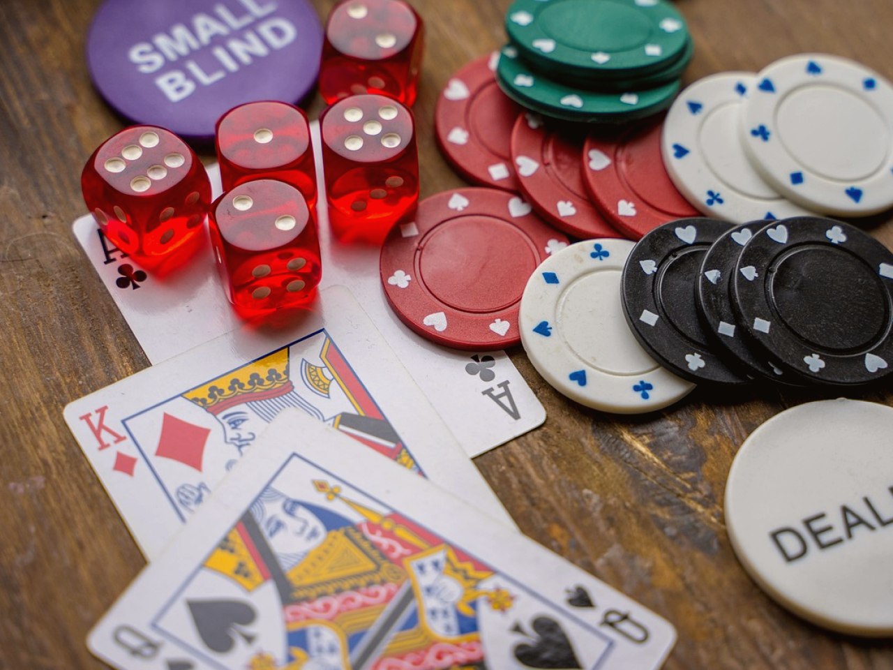 金手链含金量到底有多高?从WSOP冠军价值拆解竞技扑克的最高荣誉